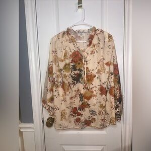 Entro Flower Blouse Size Large color cream